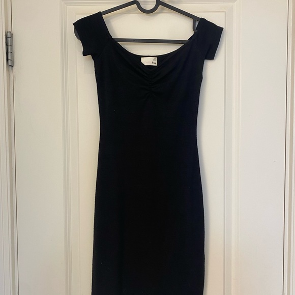 Wilfred free black Anabella off the shoulder mini dress. Size: XXS - Picture 2 of 4